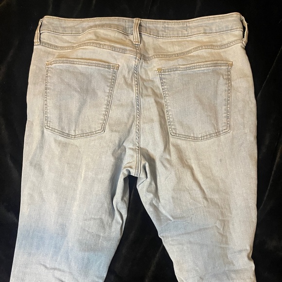 Closet clean up - Picture 2 of 2